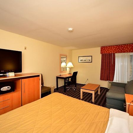 Baymont By Wyndham North Dartmouth Fall River Exterior photo
