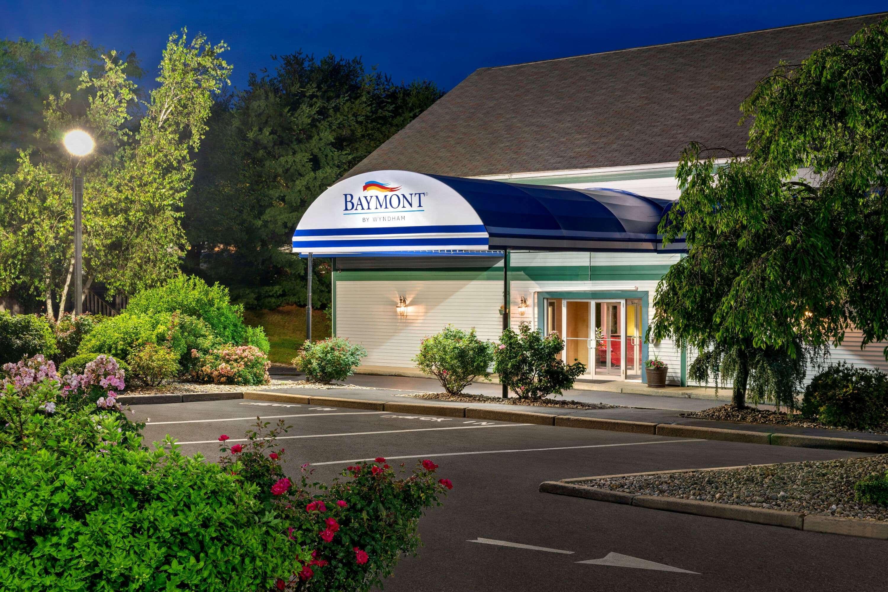 Baymont By Wyndham North Dartmouth Fall River Exterior photo