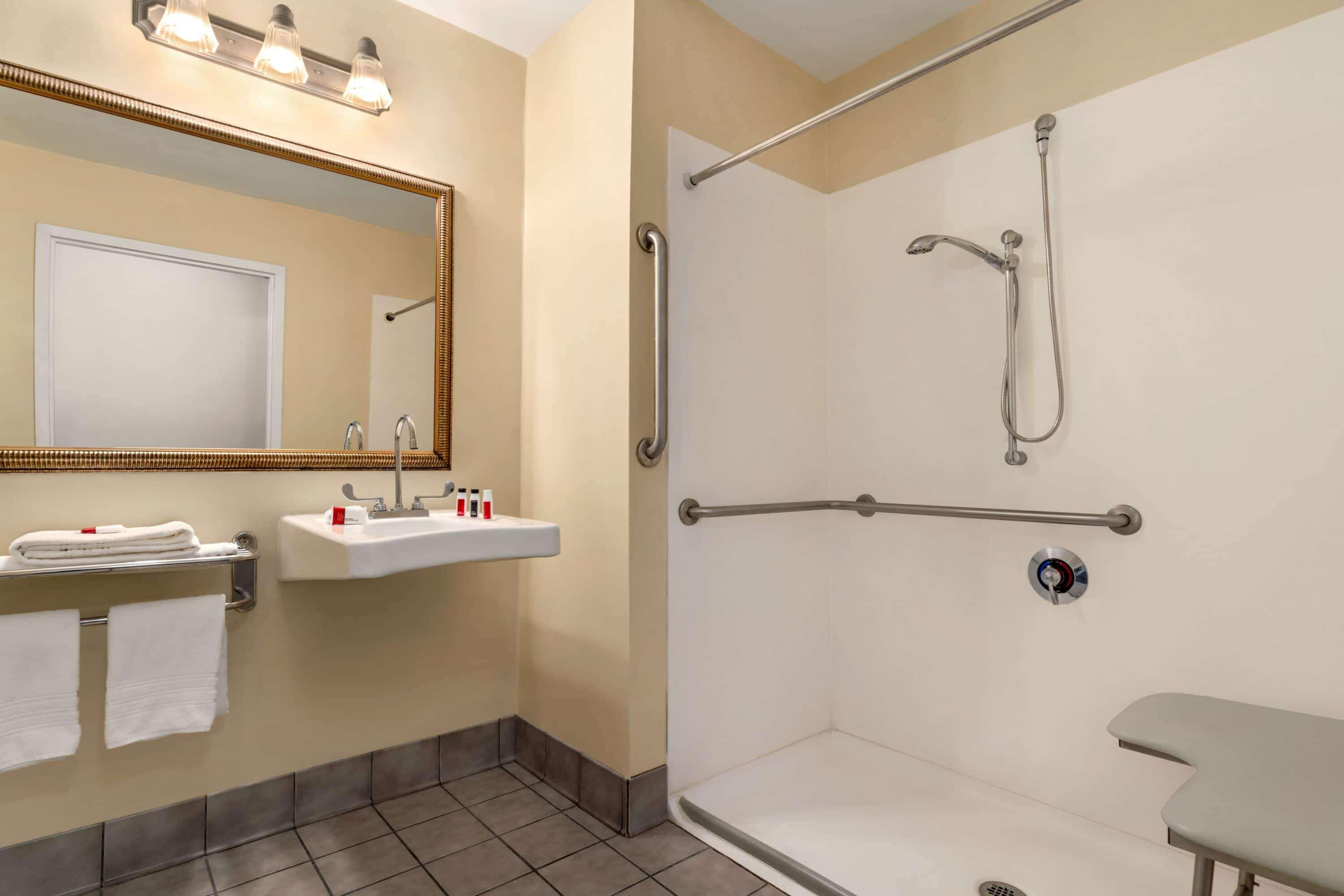 Baymont By Wyndham North Dartmouth Fall River Exterior photo