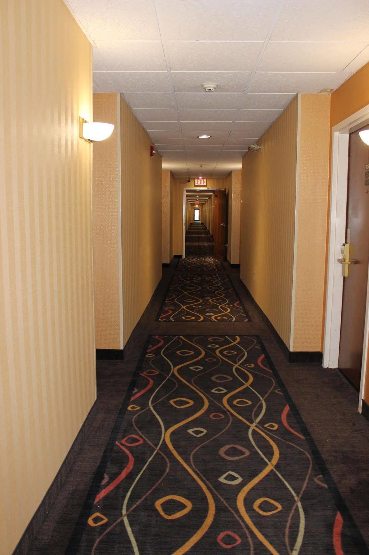 Baymont By Wyndham North Dartmouth Fall River Exterior photo